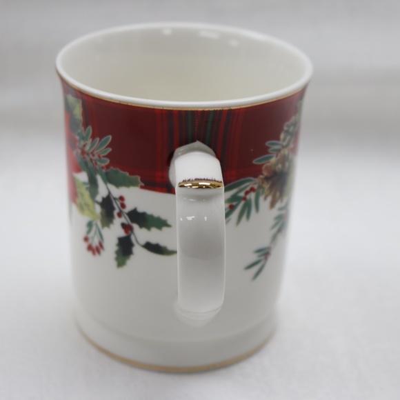 GRACE TEAWARE CHRISTMAS HOLIDAY POINSETTIA COFFEE CUP MUGS - SET OF 2 - NEW - Picture 4 of 6